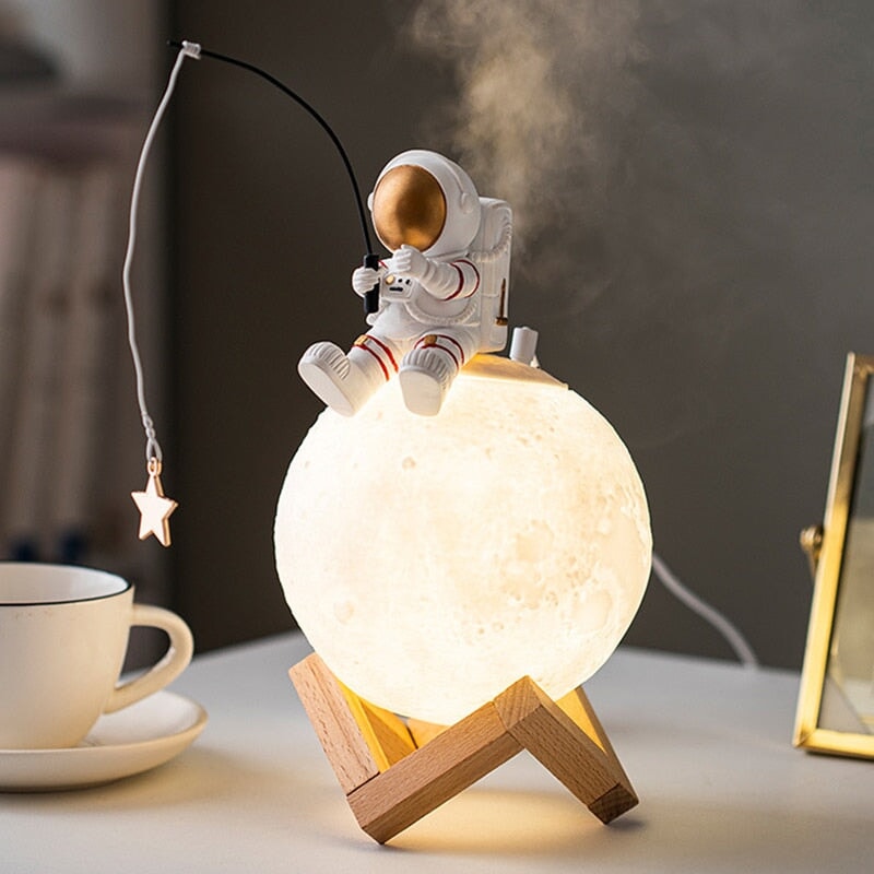 Astronaut Fishing Star on Glowing Moon Humidifier Diffuser Night Light-Enchanted peach